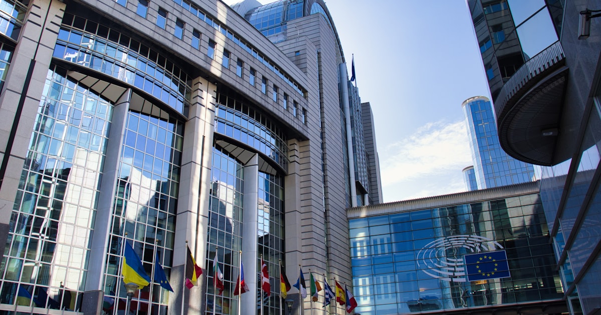 Beitragsbild: Datenschutz-Roundup Mitte August 2026: NIS2-Frist, AI Act, 13 Mio €