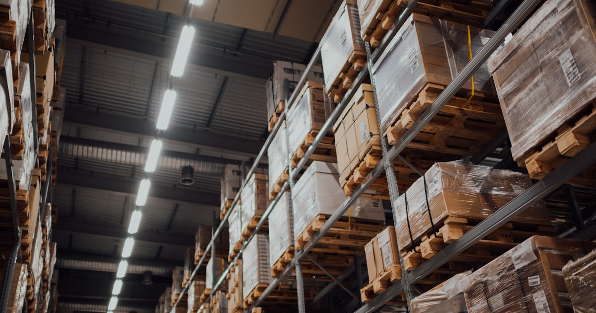 Beitragsbild: GPSR im Onlineshop: die vier Pflichtangaben — und die eine, die fast alle vergessen