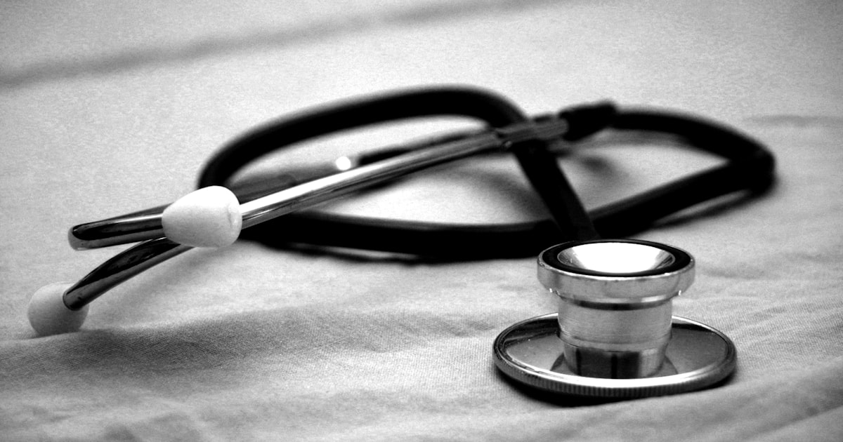 Beitragsbild: Welche Unterweisungen braucht ein Pflegedienst? Die Pflichtthemen im Überblick