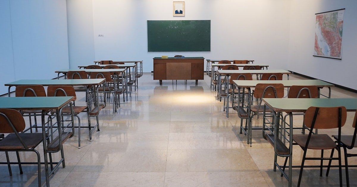 Heller Klassenraum — Unterweisungssoftware für Schulen