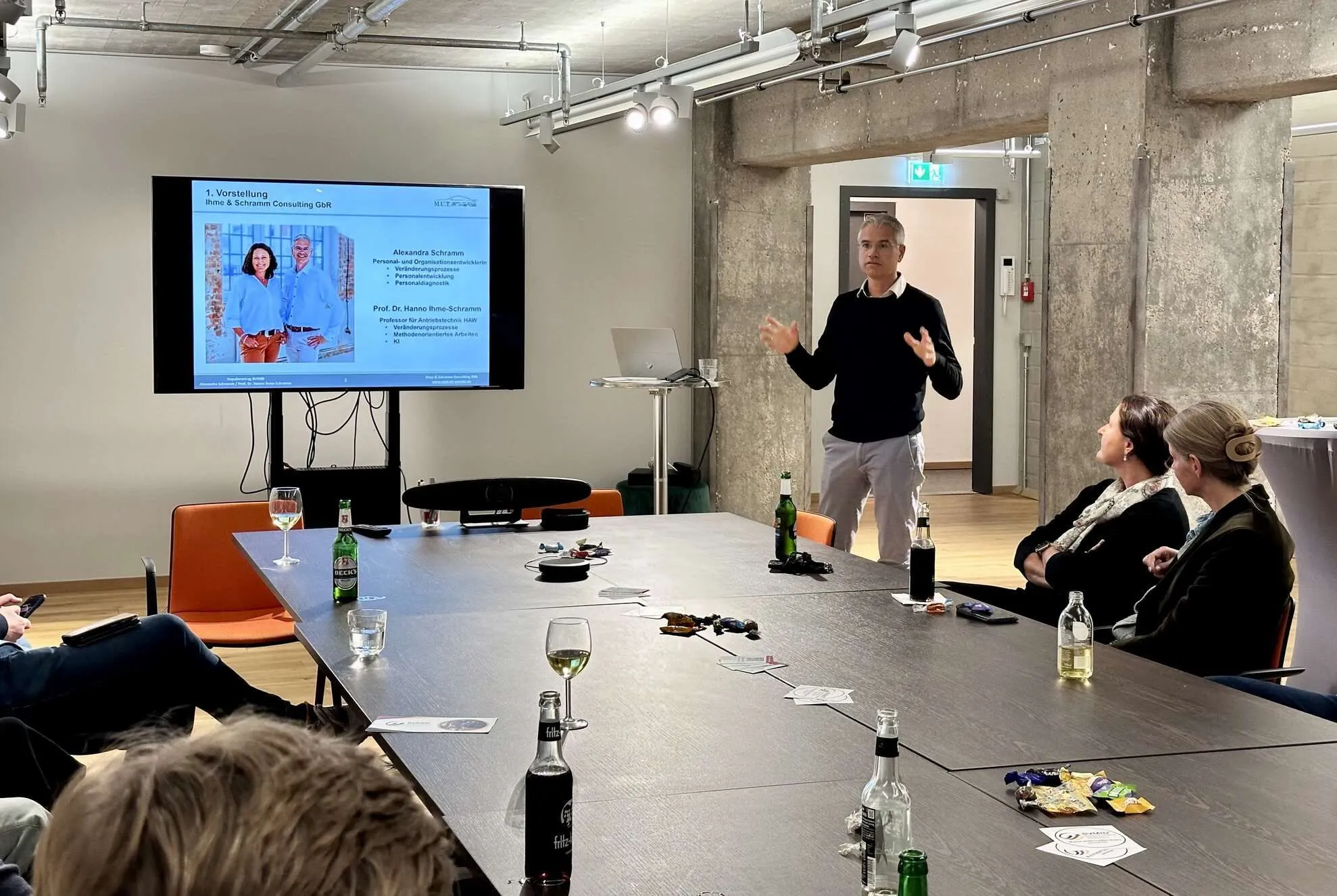 Nils Oehmichen bei einem Vortrag zum Thema IT-Sicherheit und Incident Response