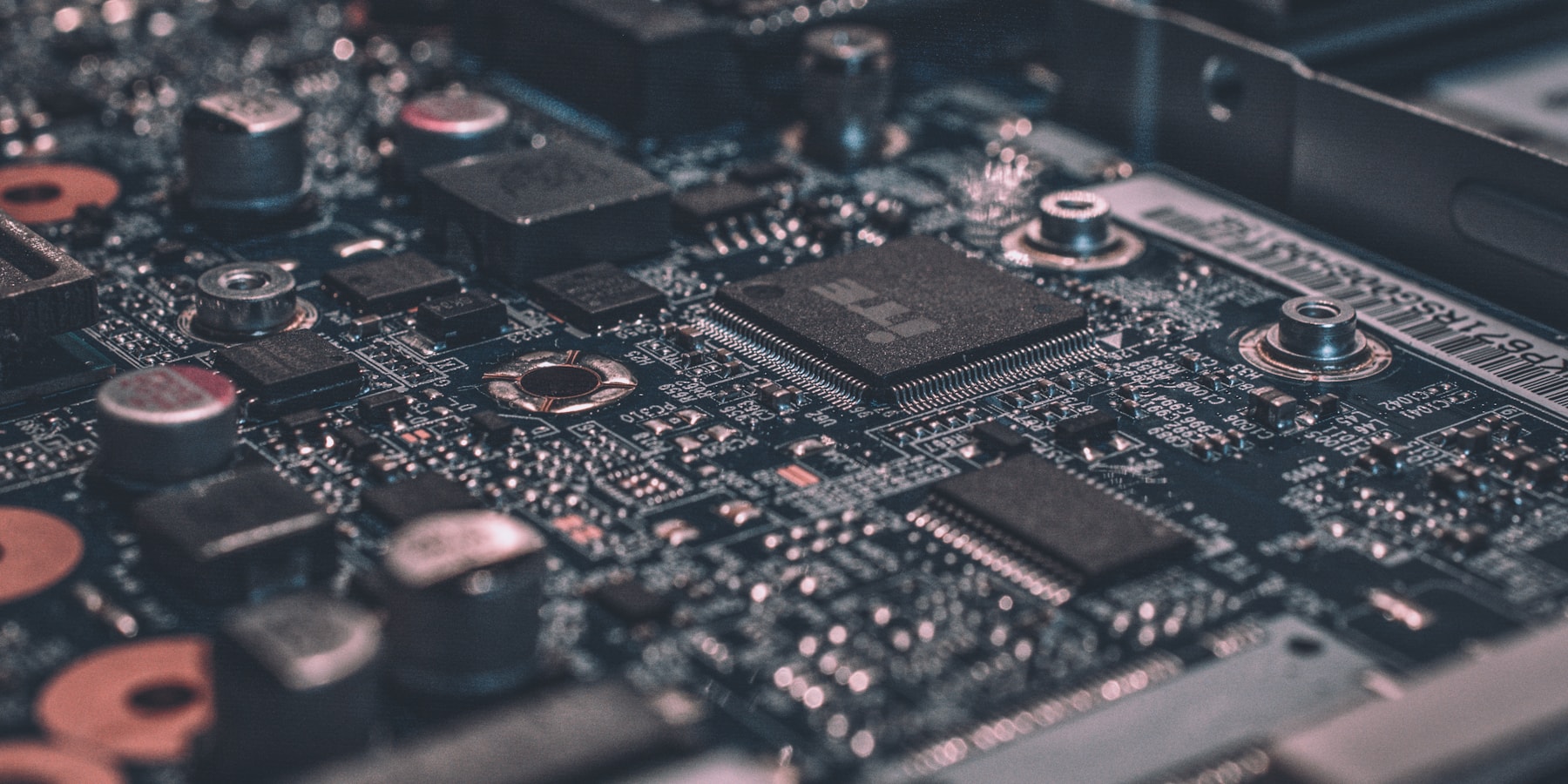 Schaltkreis-Detail — technisch-organisatorische Maßnahmen nach Art. 32 DSGVO